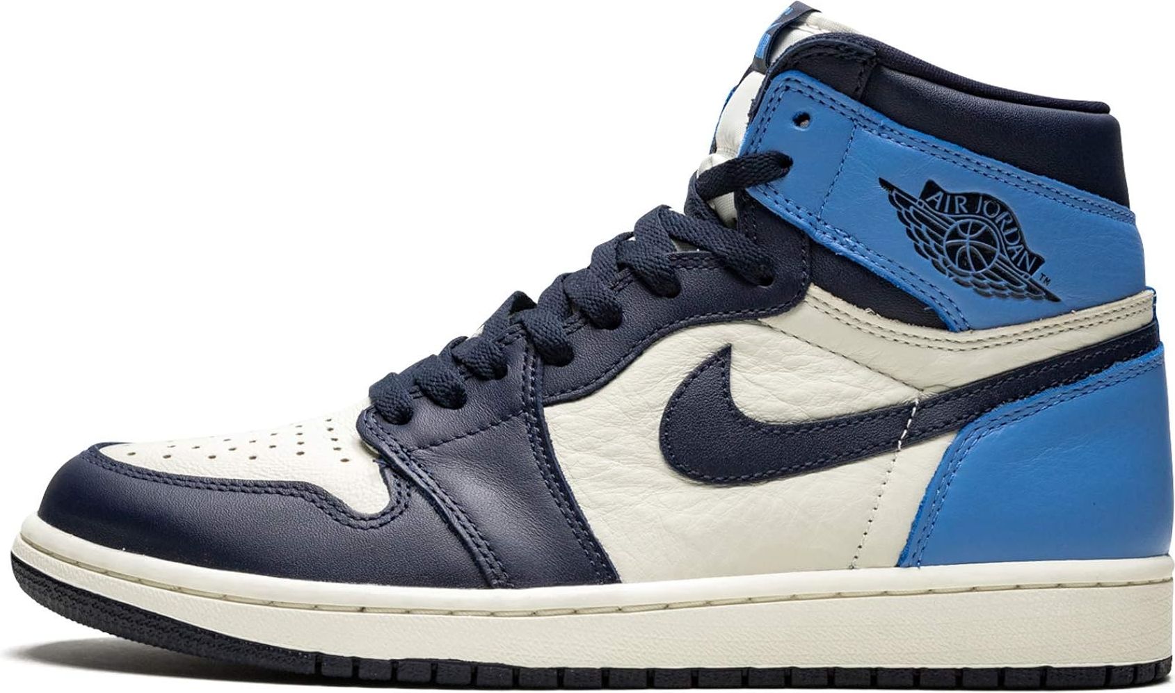 Air Jordan 1 Retro High OG ObsidianUniversity Blue view 3